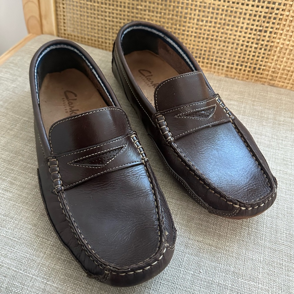 Clark’s men’s dark brown leather driving loafers/ penny loafers- 9.5